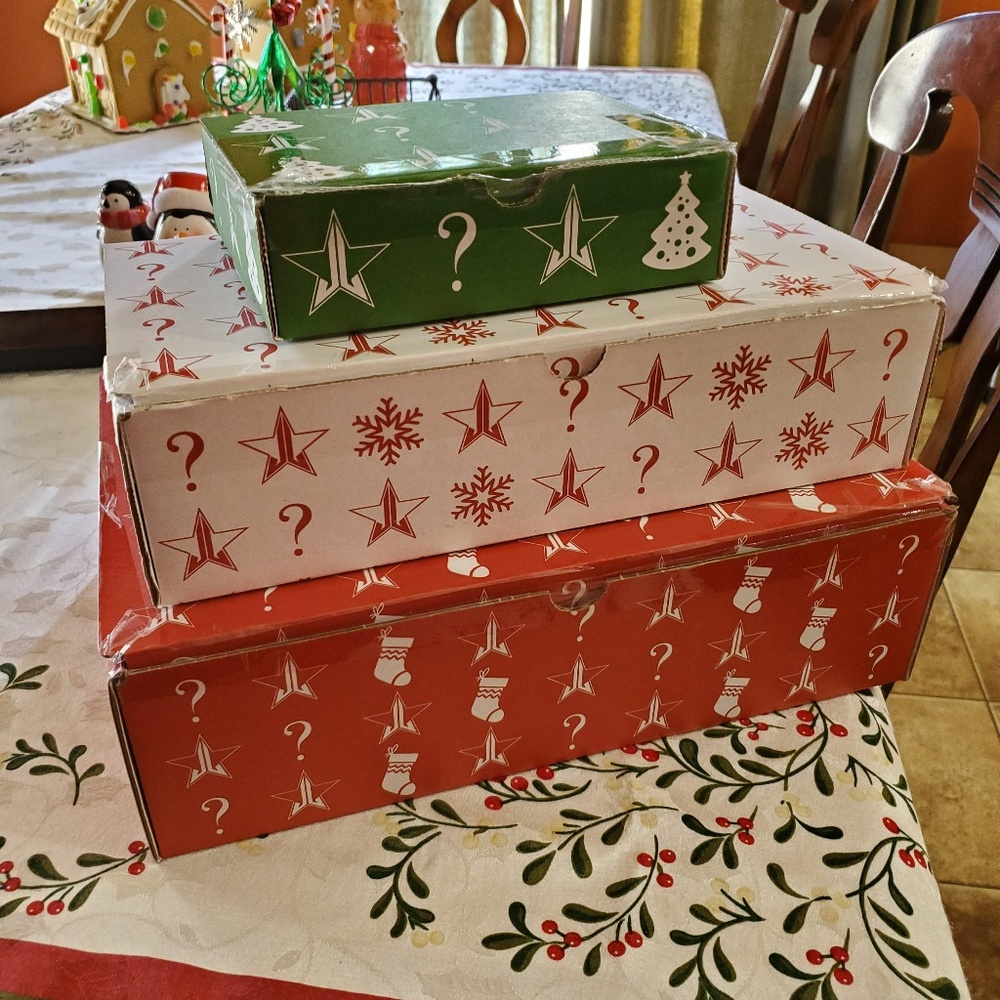 Mini Jeffree Star 2019 Holiday Mystery Box